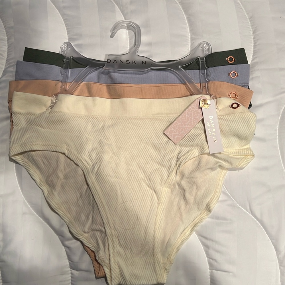 NWT Danskin Intimates underwear 4 pair XL